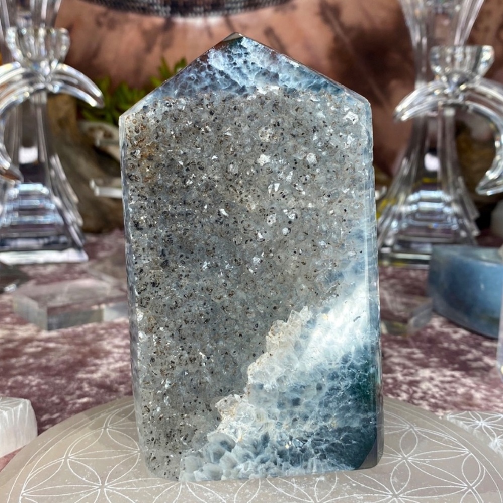 BLACK SAND & BEACH AGATE TOWER, CRYSTAL